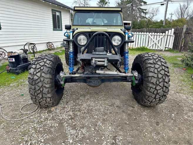 1969 Jeep Commander Rock Crawler