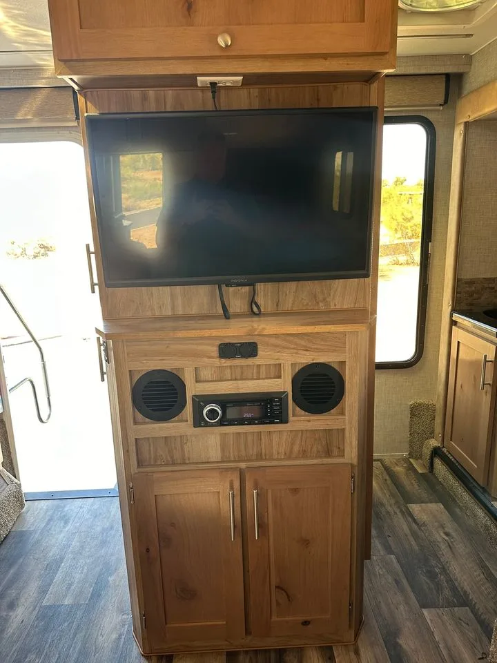 2023 Ford F550 with Host Truck Camper