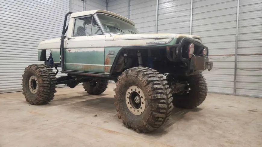 1972 Jeep J2000 Rock Crawler