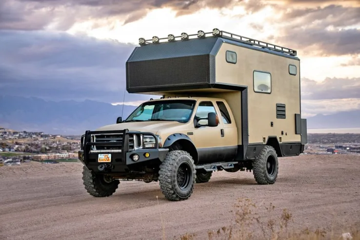 2004 Ford F550 Expedition Vehicle