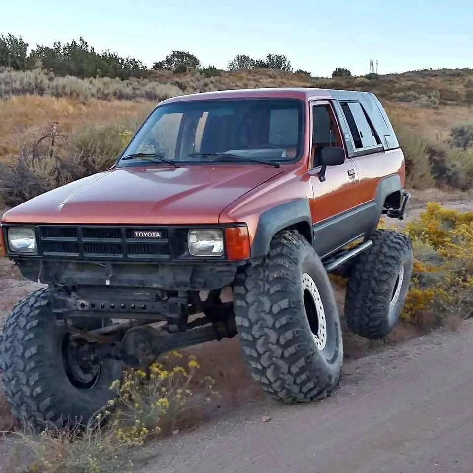 1985 Toyota 4Runner on 39″ IROC Super Swampers
