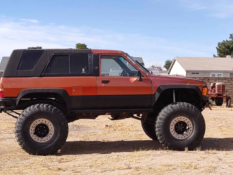 1985 Toyota 4Runner on 39″ IROC Super Swampers