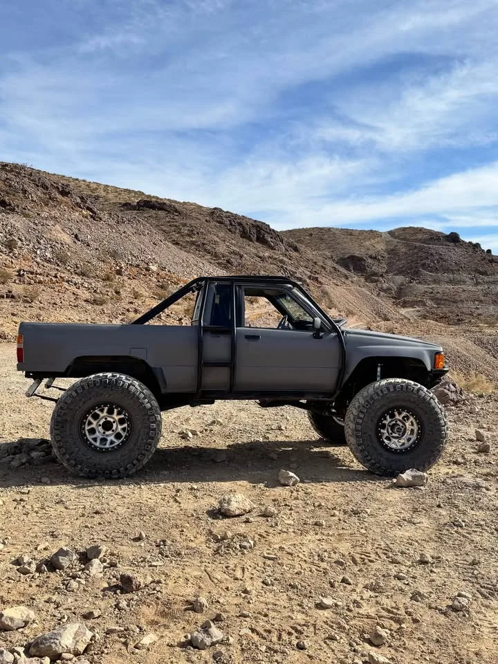 1986 Toyota Truck on 40″ Nitto Tires