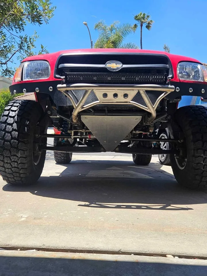 1989 Toyota 4Runner Prerunner with 2.5″ Kings and Bilstein Bypasses