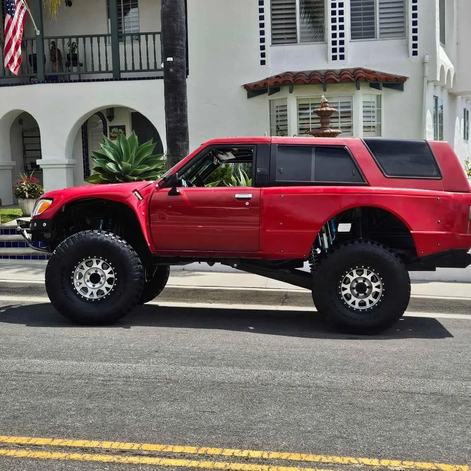1989 Toyota 4Runner Prerunner with 2.5″ Kings and Bilstein Bypasses