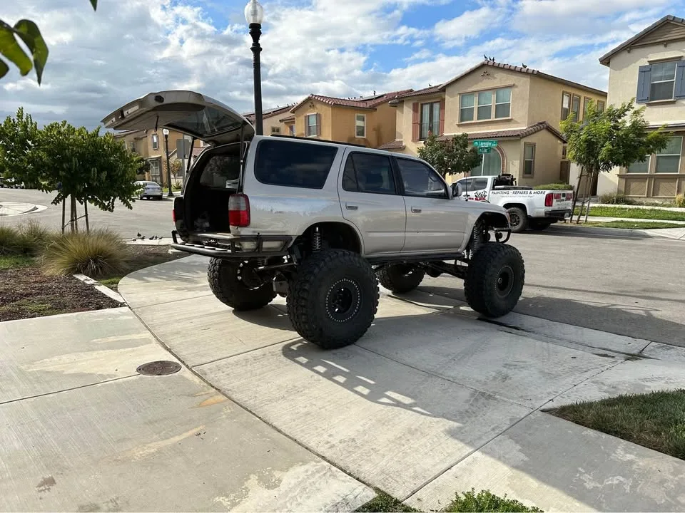 1997 Toyota 4Runner Linked Rock Crawler