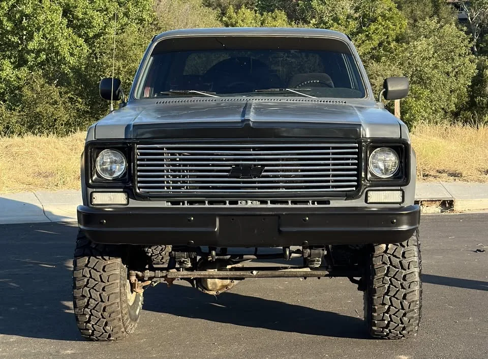 1976 Chevy Blazer with 6 inch Lift 35 inch Tires