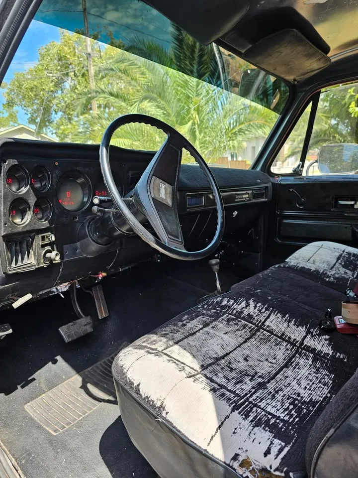 1976 Chevy Blazer with 6 inch Lift 35 inch Tires