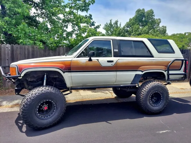 1986 1st Gen Toyota 4Runner Rock Crawler