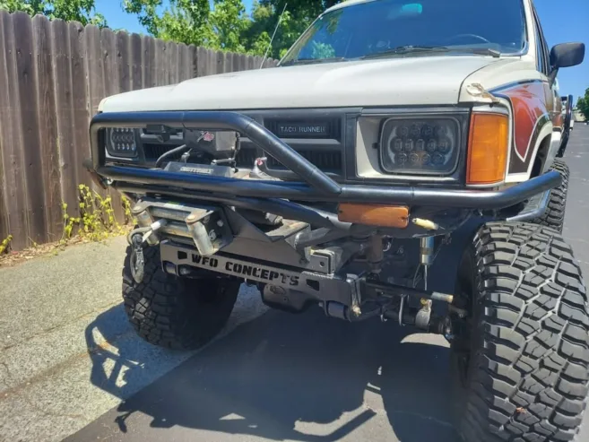 1986 1st Gen Toyota 4Runner Rock Crawler