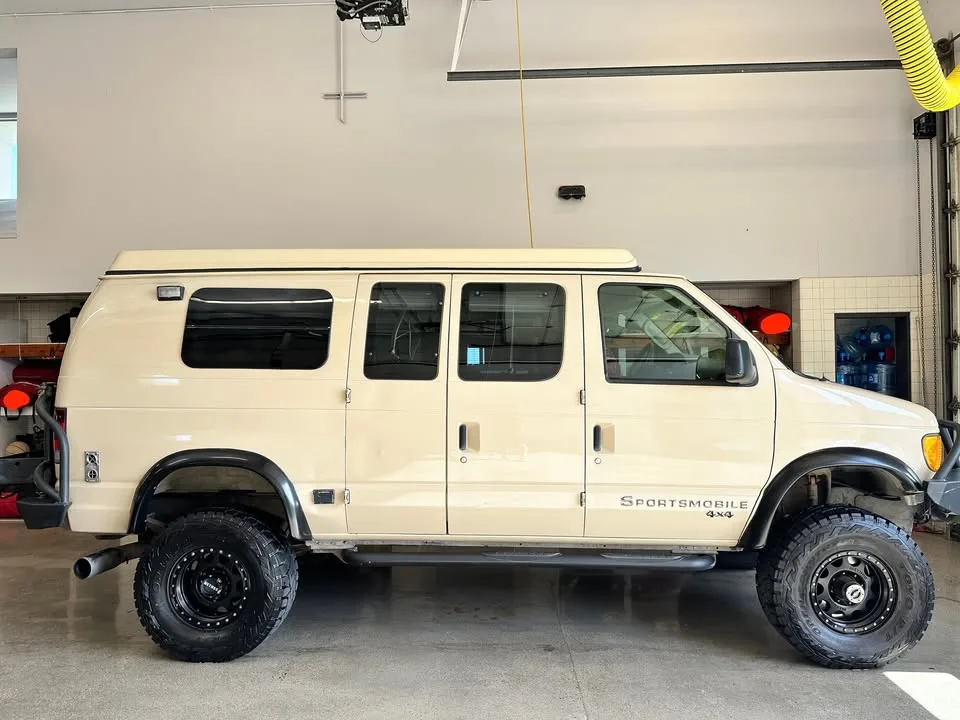 2005 Ford Sportsmobile 4×4 Van