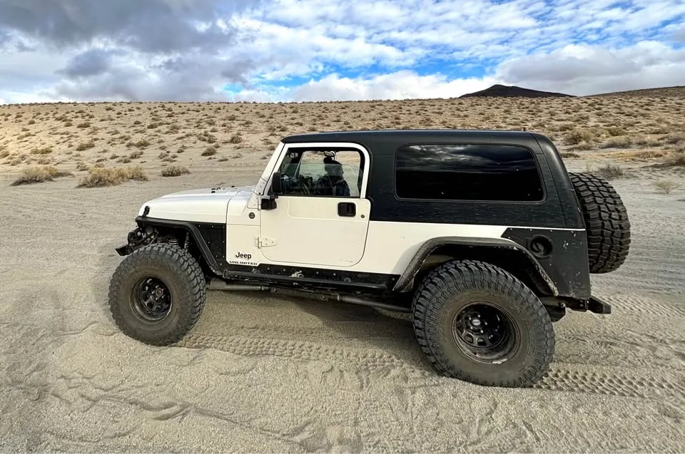 2005 White Jeep LJ Wrangler Unlimited