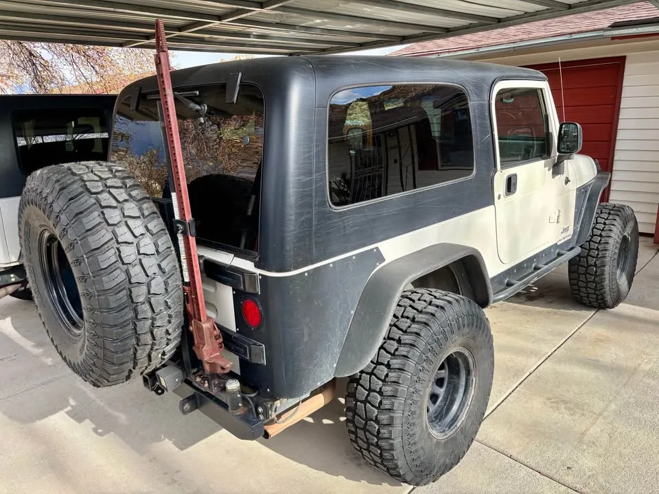 2005 White Jeep LJ Wrangler Unlimited