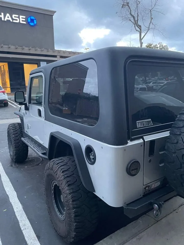 2004 Jeep LJ with 4v4 Off Road Short Arm Kit