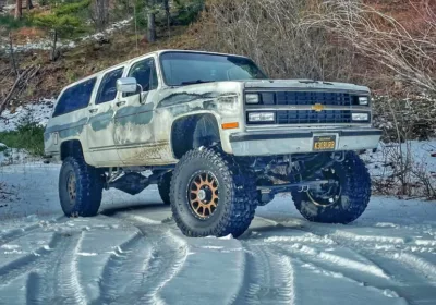 FB-1526198812328361-1989-Suburban-Merricks-Garage-01