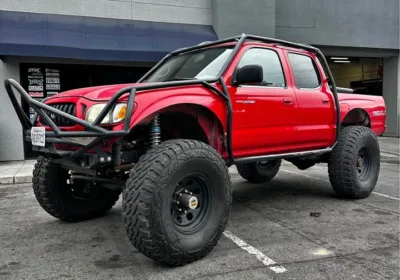 2002-Toyota-Tacoma-Rock-Crawler-Red-01